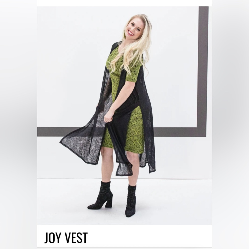 LuLaRoe “Joy” vest 24” p2p - Picture 2 of 12